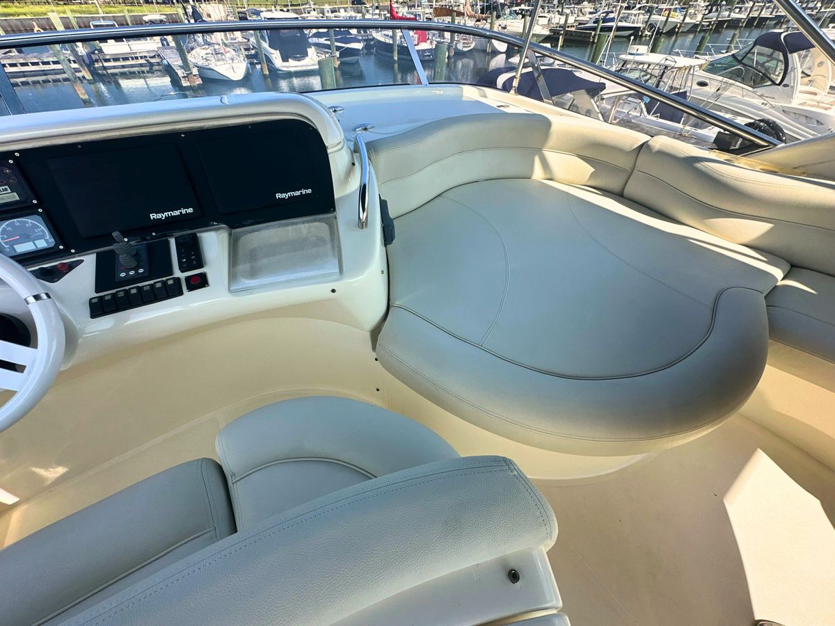 2010 Azimut 55 