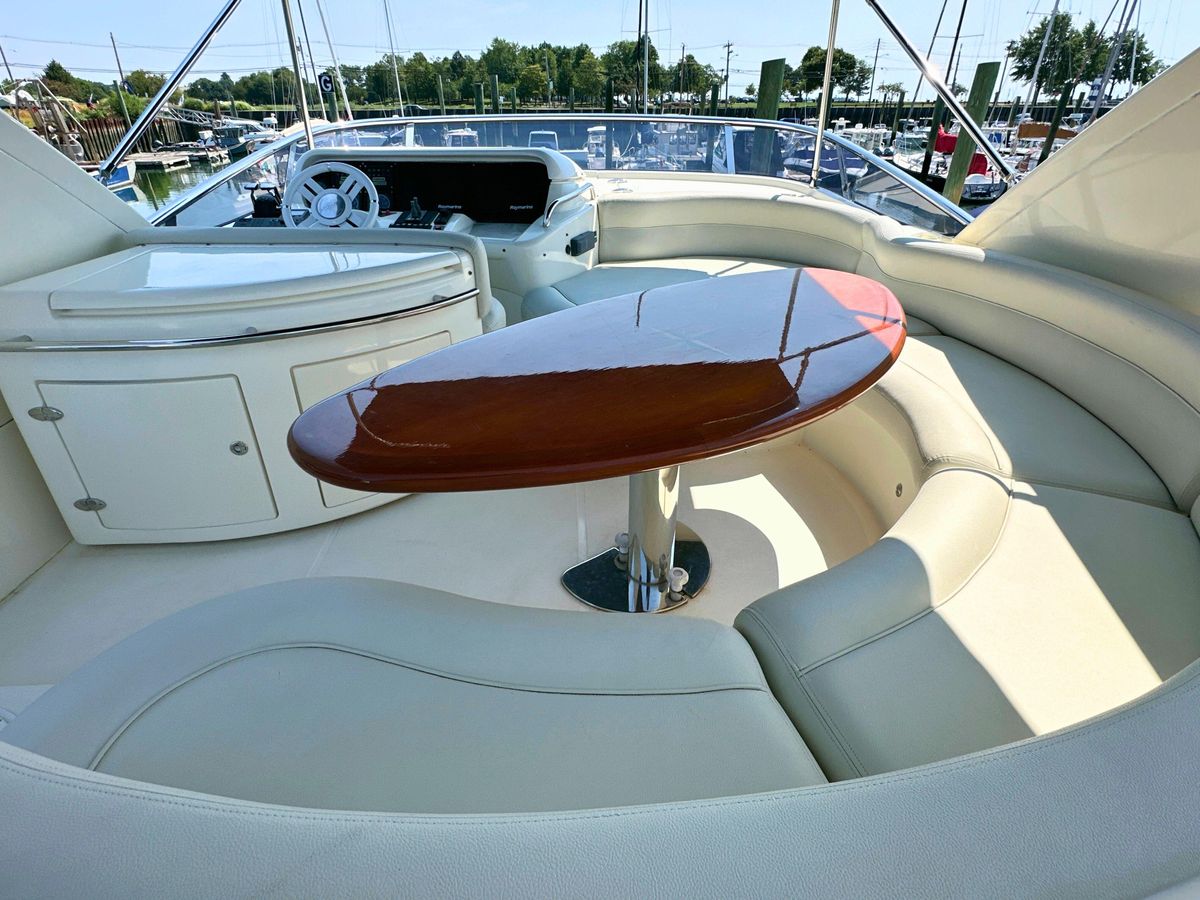 2010 Azimut 55 