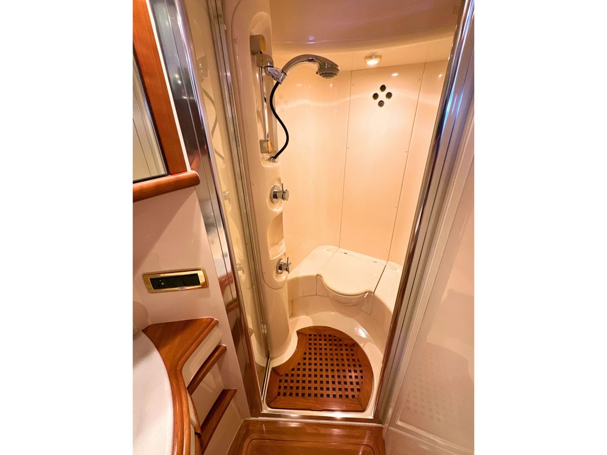 2010 Azimut 55 