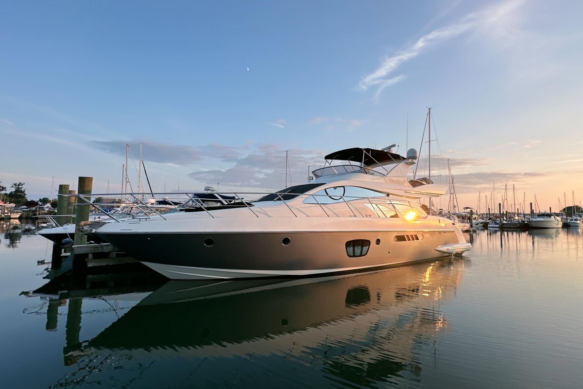 2010 Azimut 55 