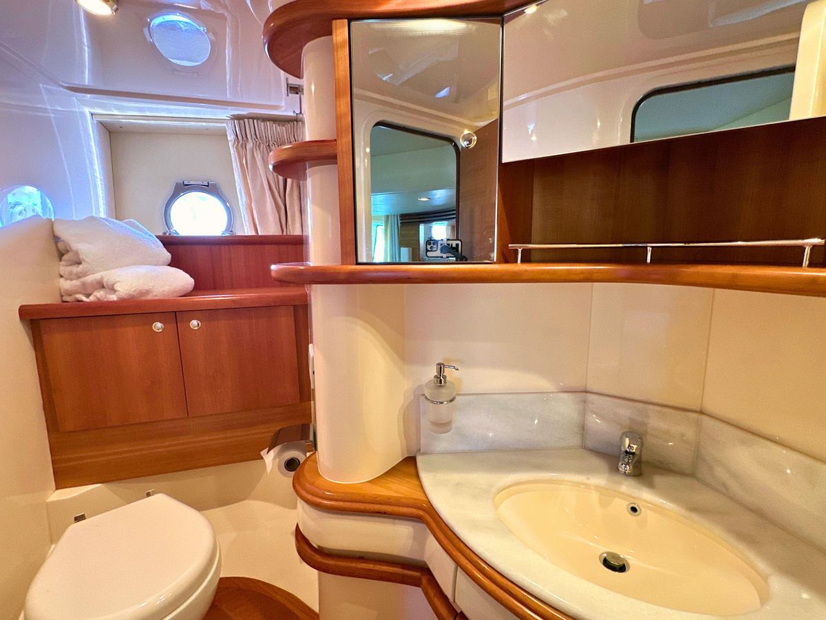 2010 Azimut 55 