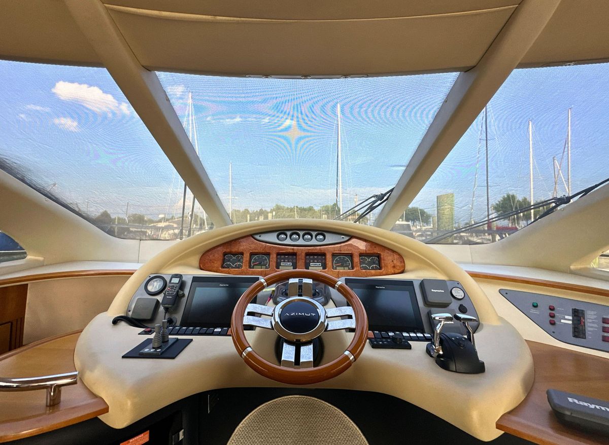 2010 Azimut 55 