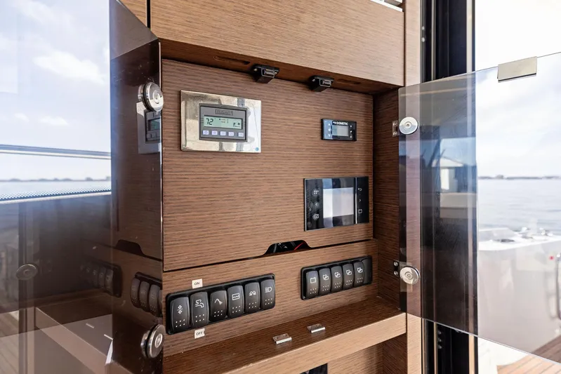 H2office Yacht Photos Pics 