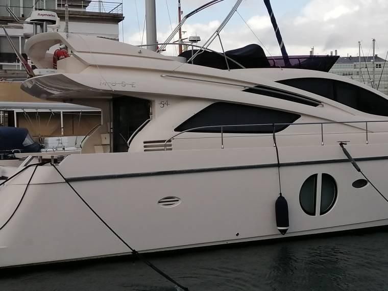 2007 Rodman 54 