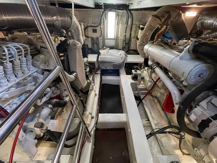 Sojourner Yacht Photos Pics 
