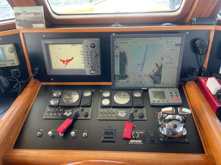 Sojourner Yacht Photos Pics Control panel of a 2002 Transpacific Marine EAGLE 53 yacht with navigation equipment.