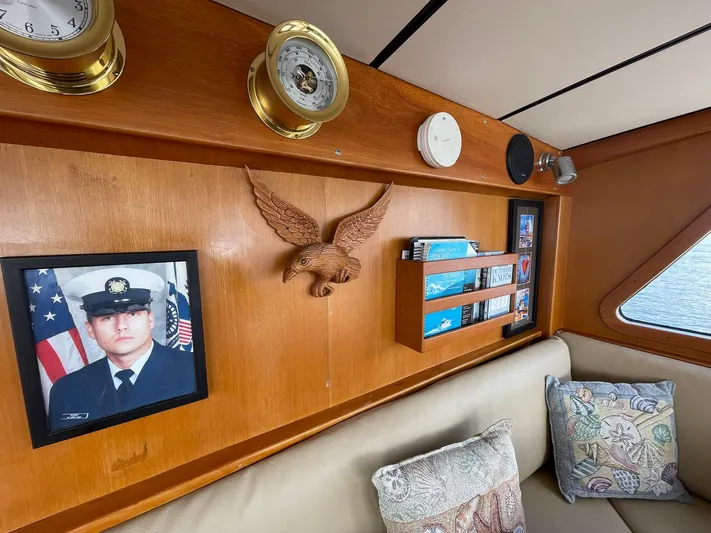 Sojourner Yacht Photos Pics Interior of 2002 Transpacific Marine EAGLE 53 with nautical decor and framed photo.