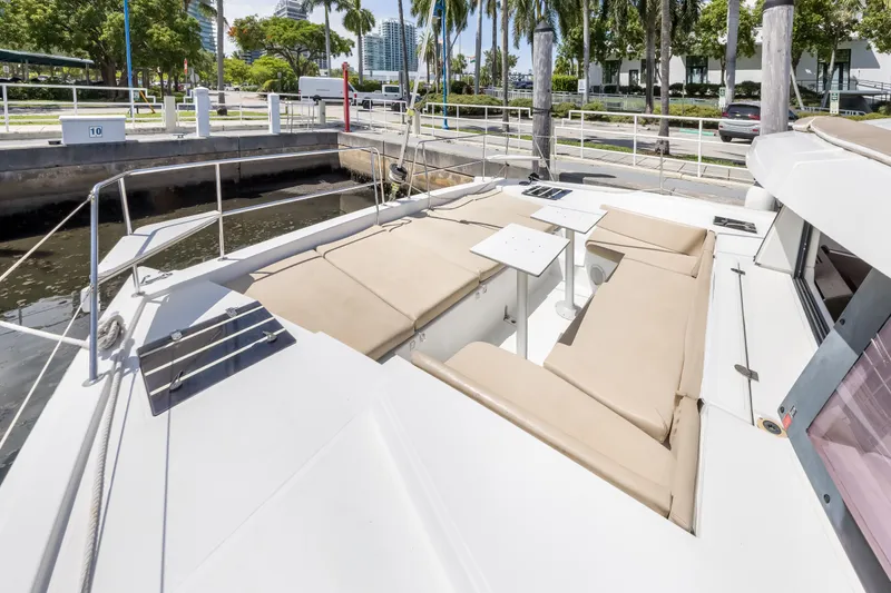 Knot On Call Yacht Photos Pics 