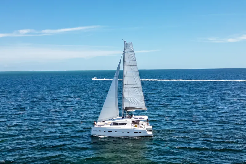 Knot On Call Yacht Photos Pics 