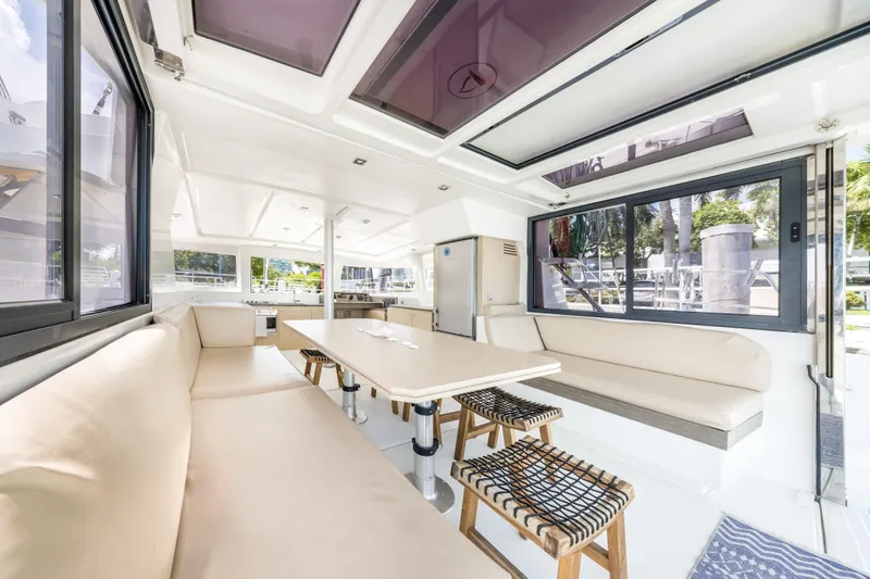 Knot On Call Yacht Photos Pics 