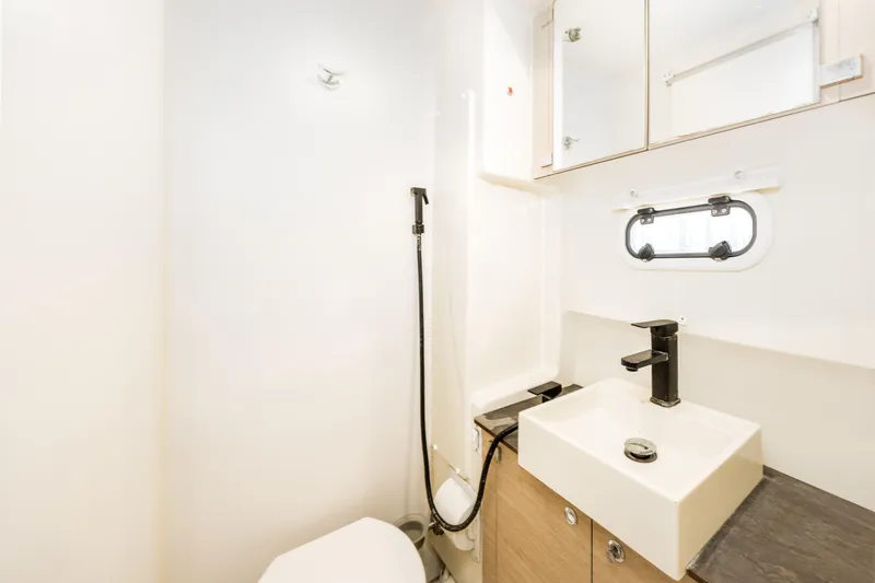 Knot On Call Yacht Photos Pics 