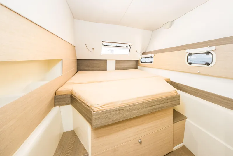 Knot On Call Yacht Photos Pics 