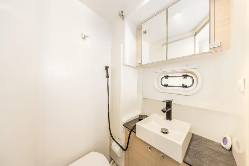 Knot On Call Yacht Photos Pics 