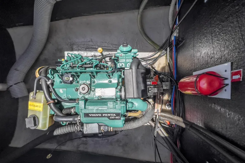 Knot On Call Yacht Photos Pics 