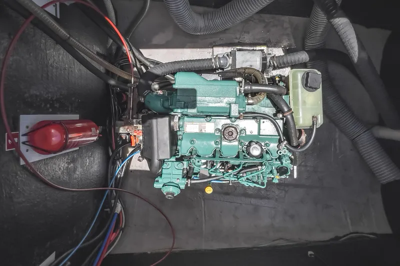 Knot On Call Yacht Photos Pics 