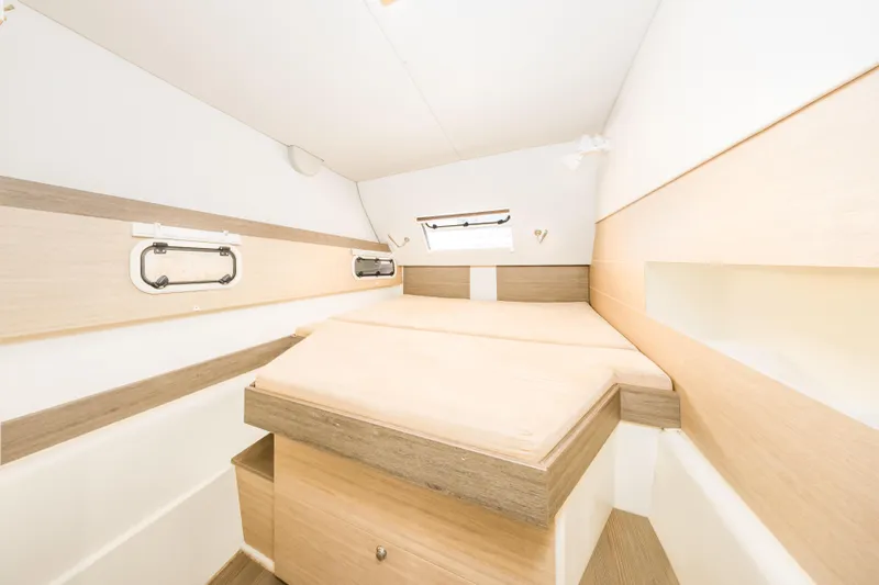 Knot On Call Yacht Photos Pics 