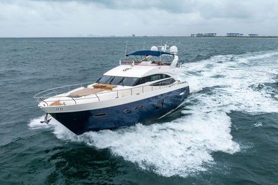 Yacht
