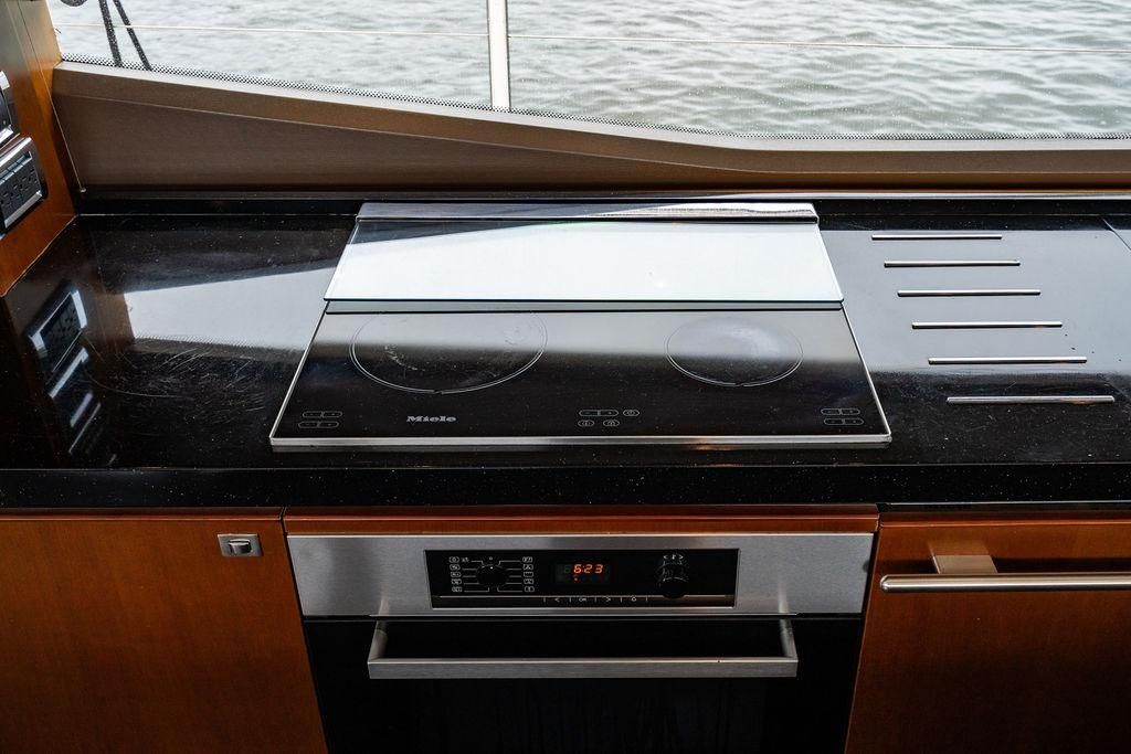 2012 Princess 72 