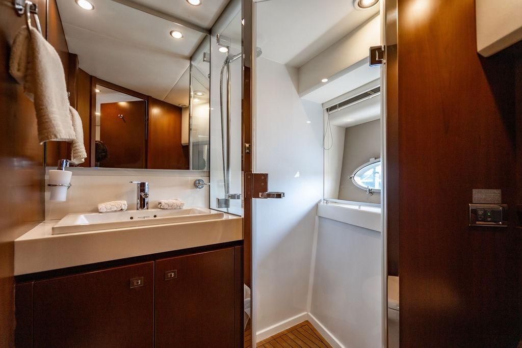 2012 Princess 72 