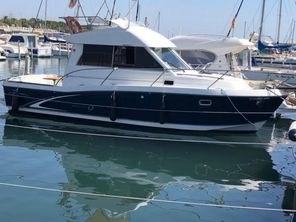 Beneteau antares 9 fly