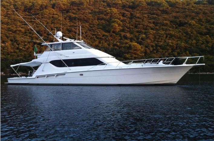 2004 Hatteras 70 