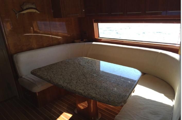2004 Hatteras 70 