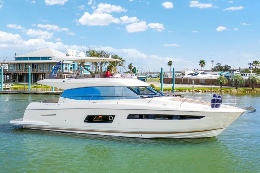 2015 Prestige 550 Flybridge