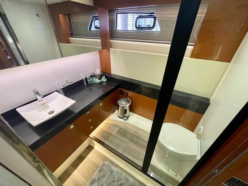 2015 Prestige 550 Flybridge