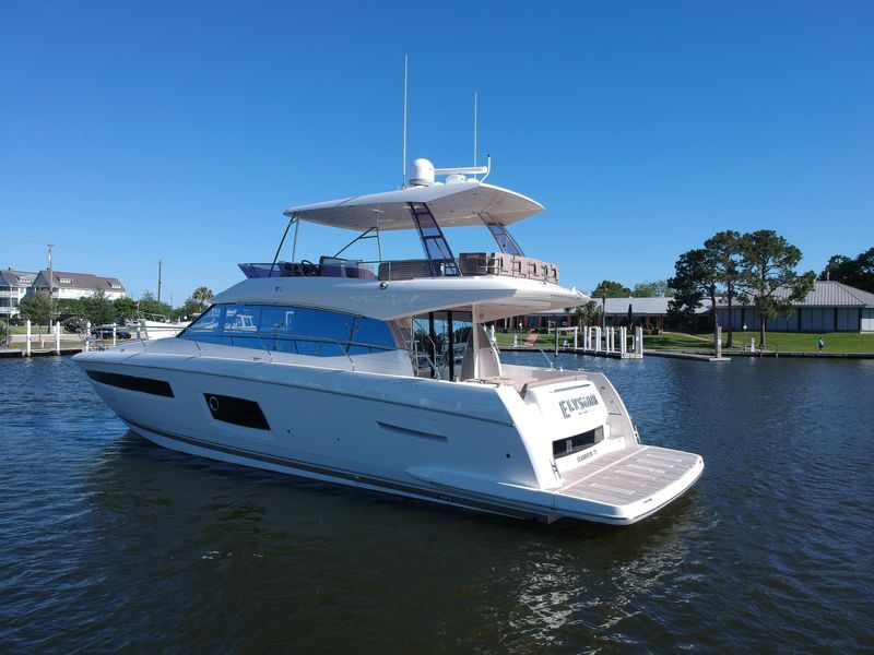 2015 Prestige 550 Flybridge