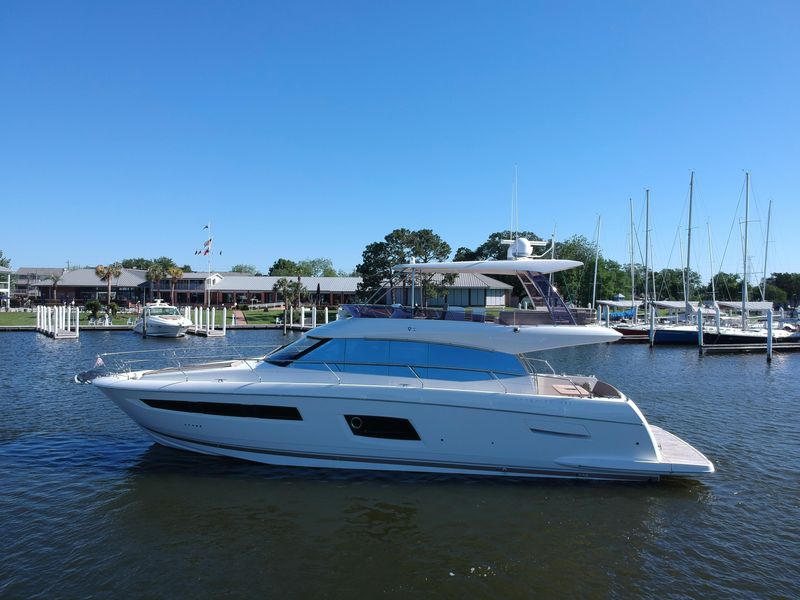 2015 Prestige 550 Flybridge