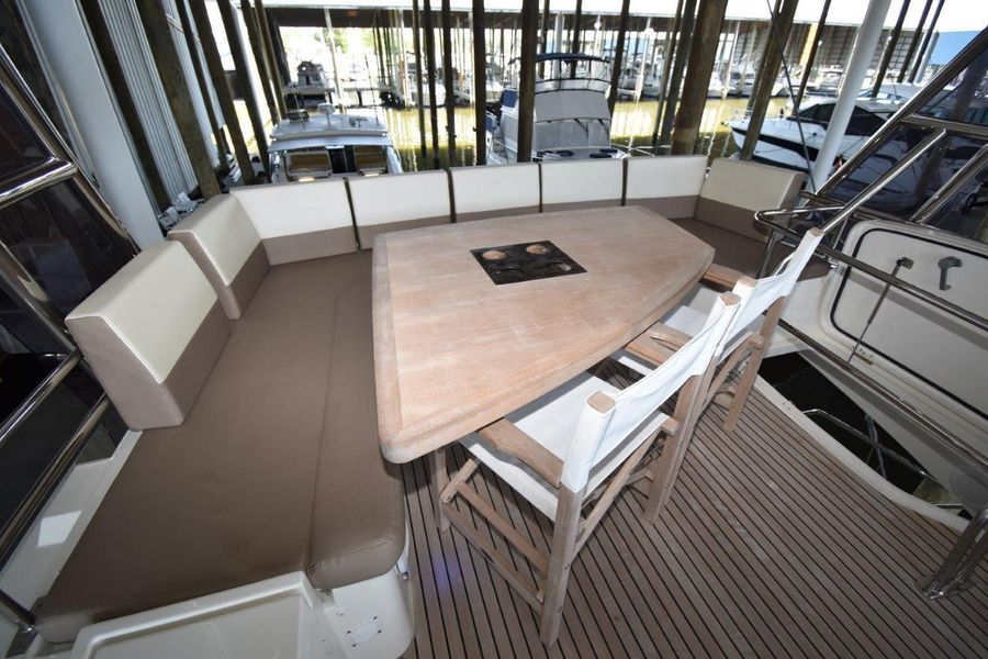 2015 Prestige 550 Flybridge