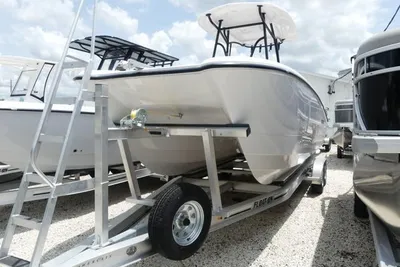 Twin Vee 240 GFX