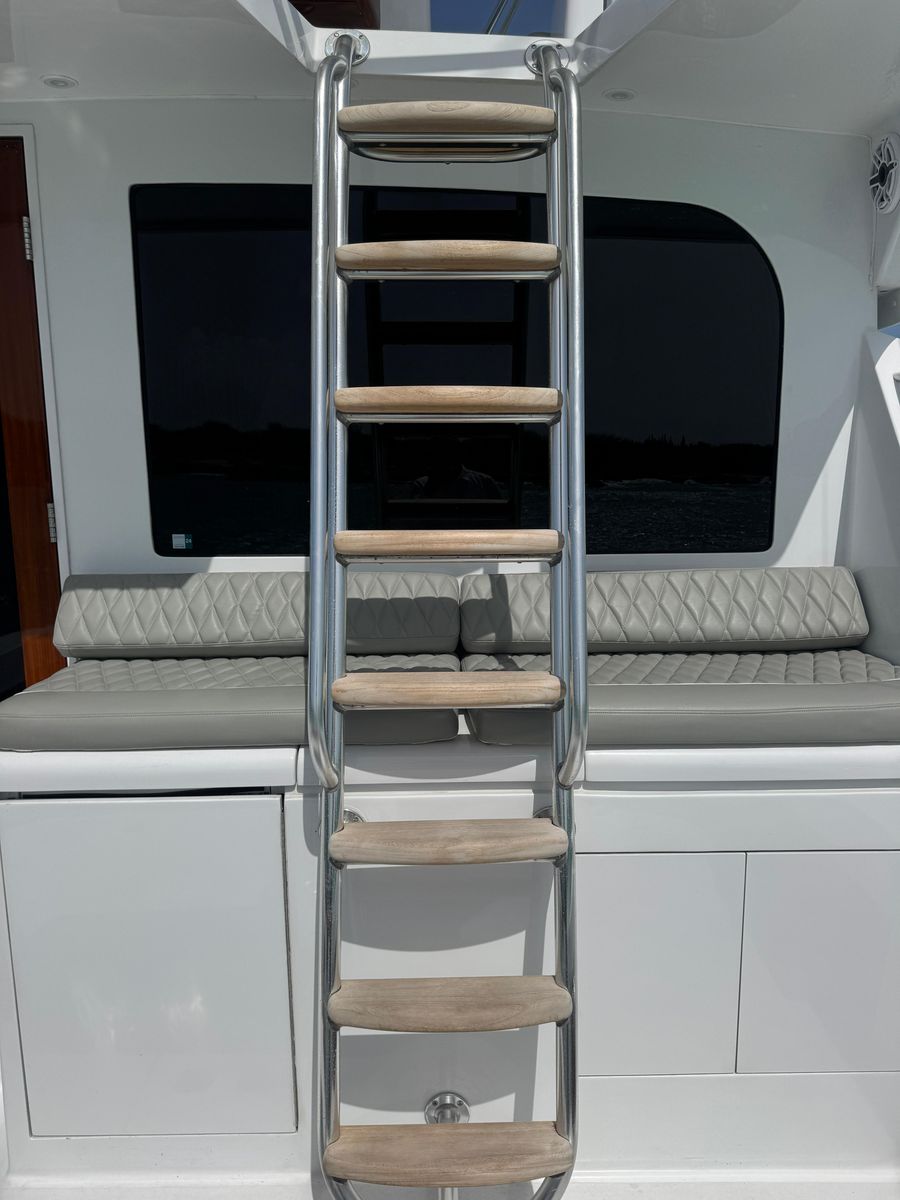 2005 Hatteras 50 