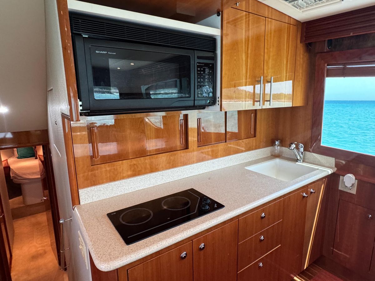 2005 Hatteras 50 