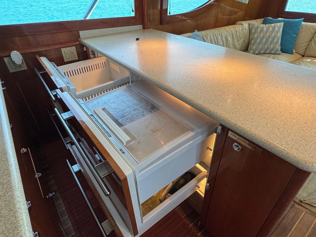 2005 Hatteras 50 