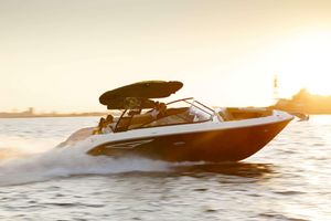2023 Sea Ray 250 SLX