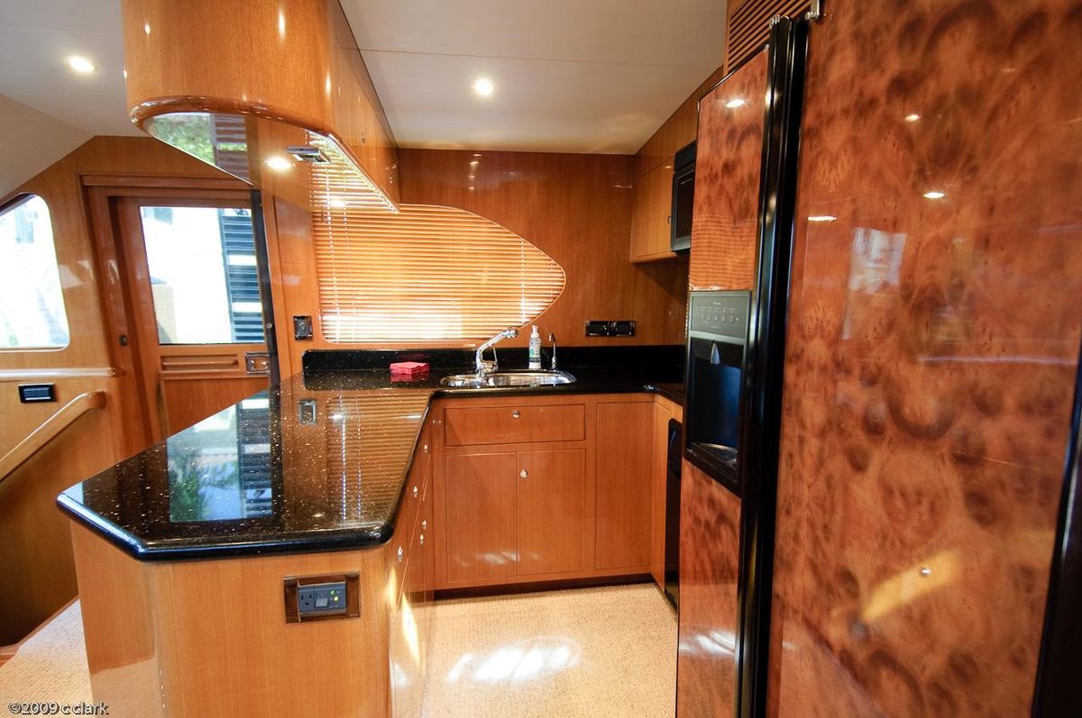 2005 Ocean Alexander 58 