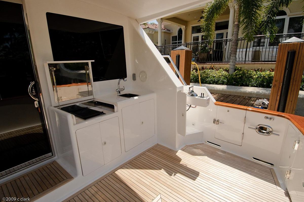 2005 Ocean Alexander 58 