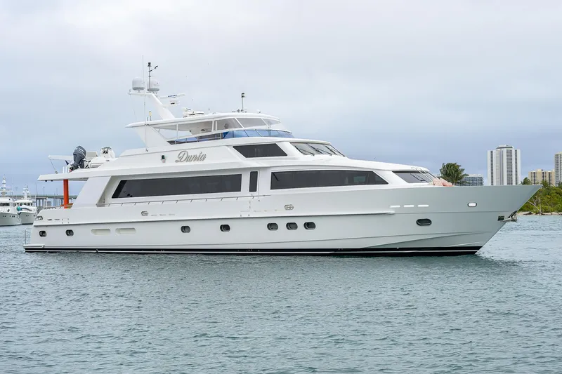 Miss Dunia Yacht Photos Pics 