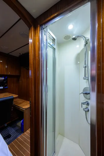 Miss Dunia Yacht Photos Pics 