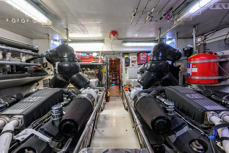 Miss Dunia Yacht Photos Pics 