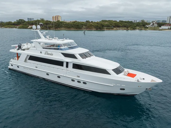 Miss Dunia Yacht Photos Pics 