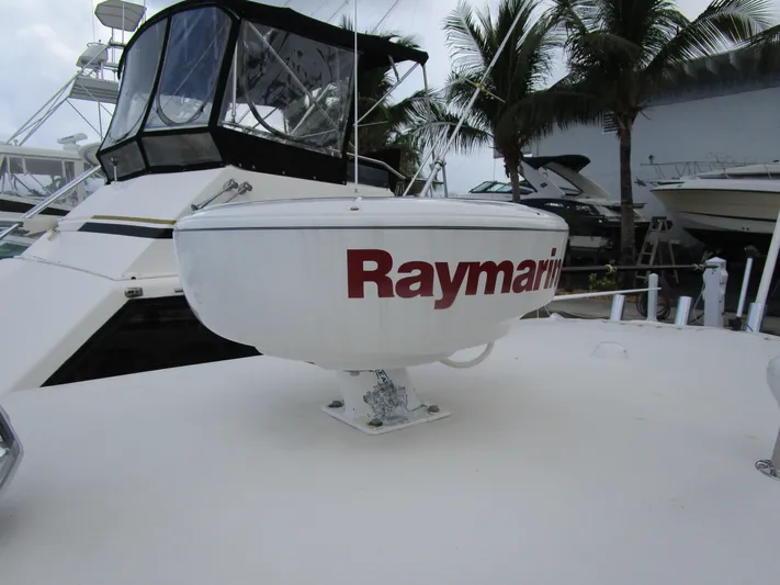 Yacht Photos Pics Raymarine radar on 2007 Fountain 38 Tournament Edition boat.