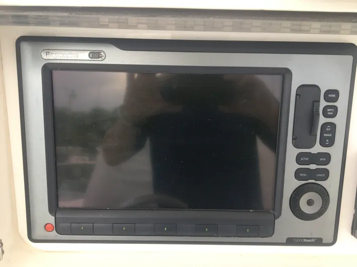  Yacht Photos Pics Raymarine GPS system on a 2007 Fountain 38 Tournament Edition boat.