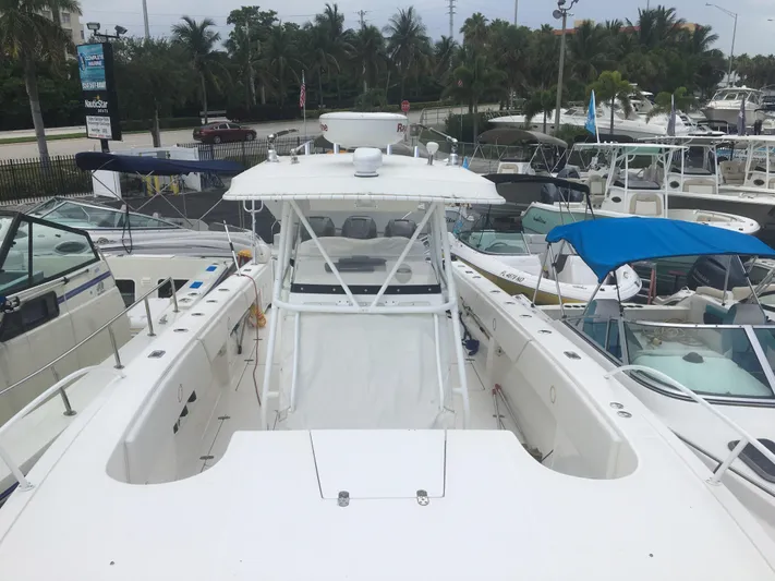  Yacht Photos Pics 2007 Fountain 38 Tournament Edition boat in marina.