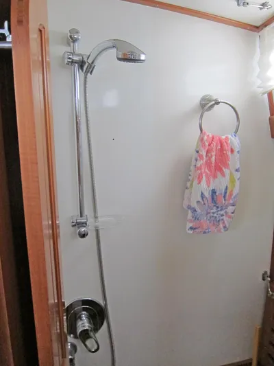 Vesta Yacht Photos Pics Forward shower