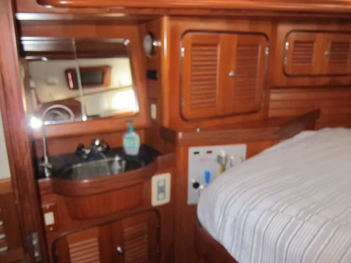 Vesta Yacht Photos Pics Forward cabin sink and vanity