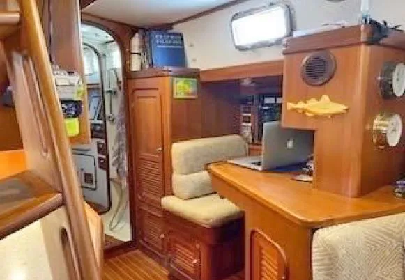 Vesta Yacht Photos Pics Nav. station