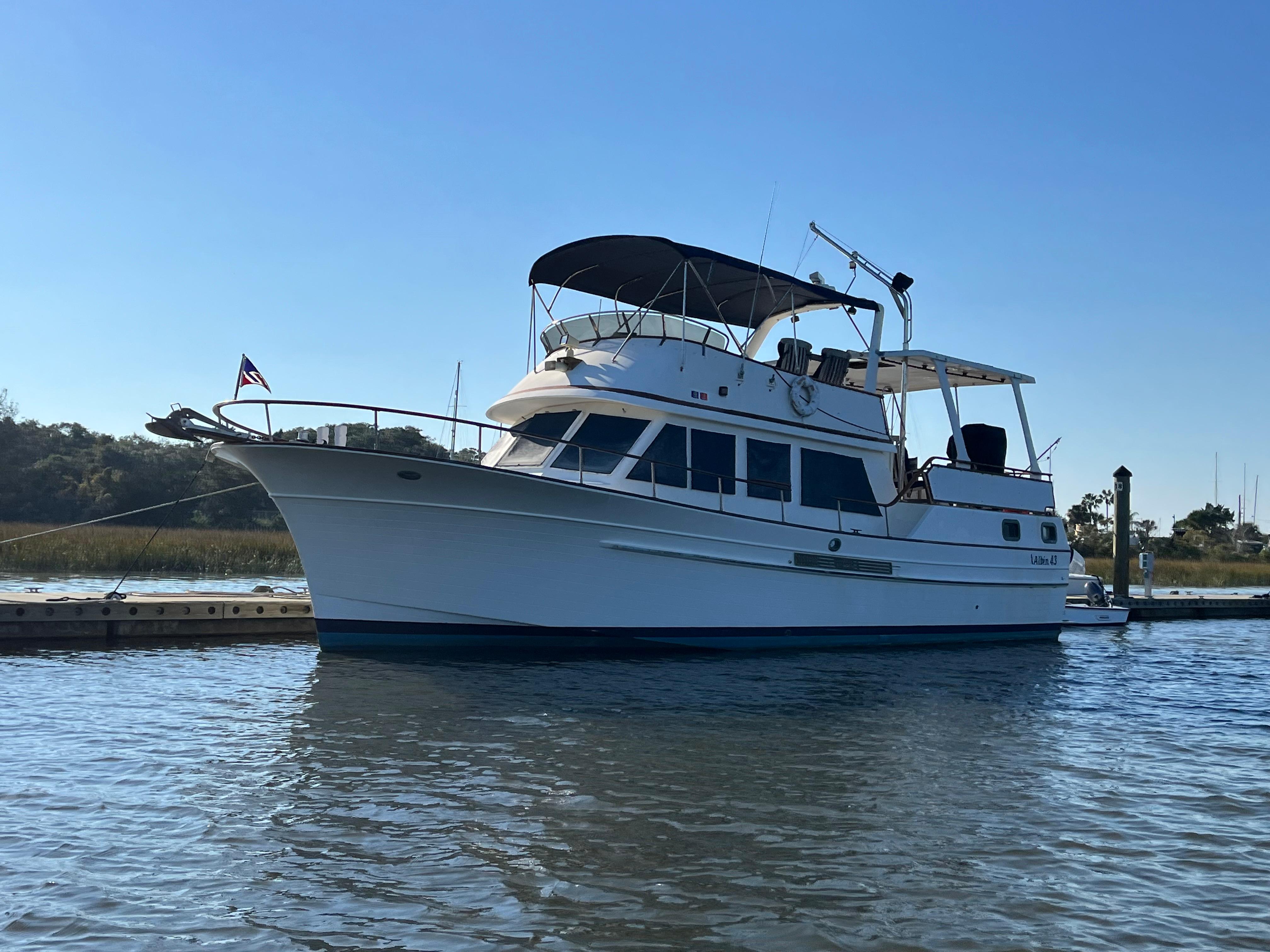 Albin Sundeck Trawler Fiberglass Boats For Sale | YachtWorld