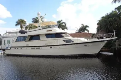 Hatteras 67 Cockpit Motor Yacht